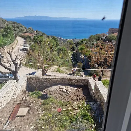 Apartament House Qeparo