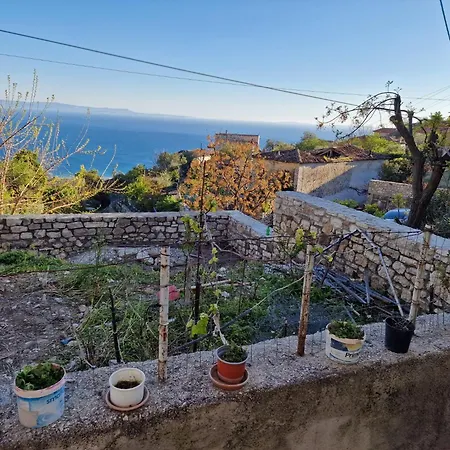 House Apartament *