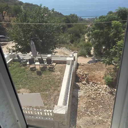 Apartment House Qeparo